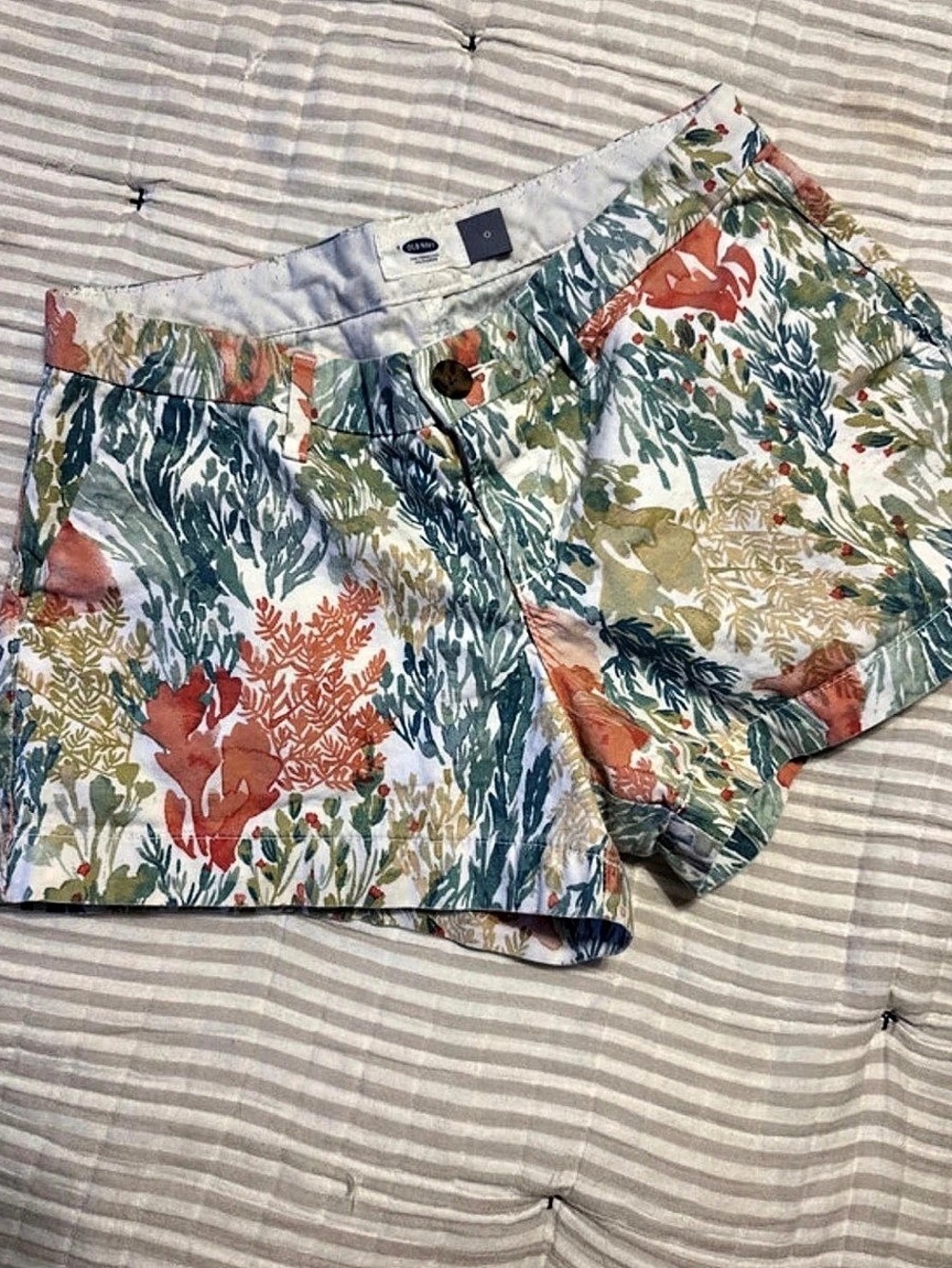 Old Navy Watercolor Floral Print Chino Shorts Blue & Multicolor